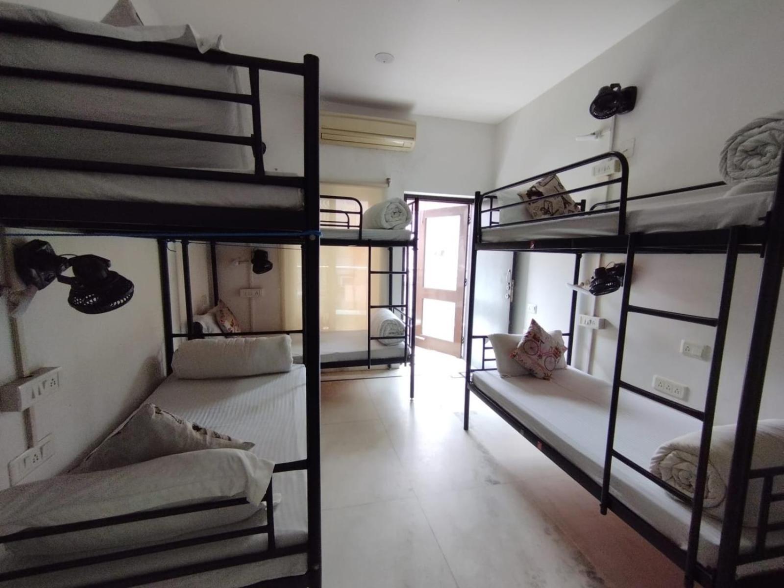 A Sleepy Fox Hostel New Delhi Exterior photo