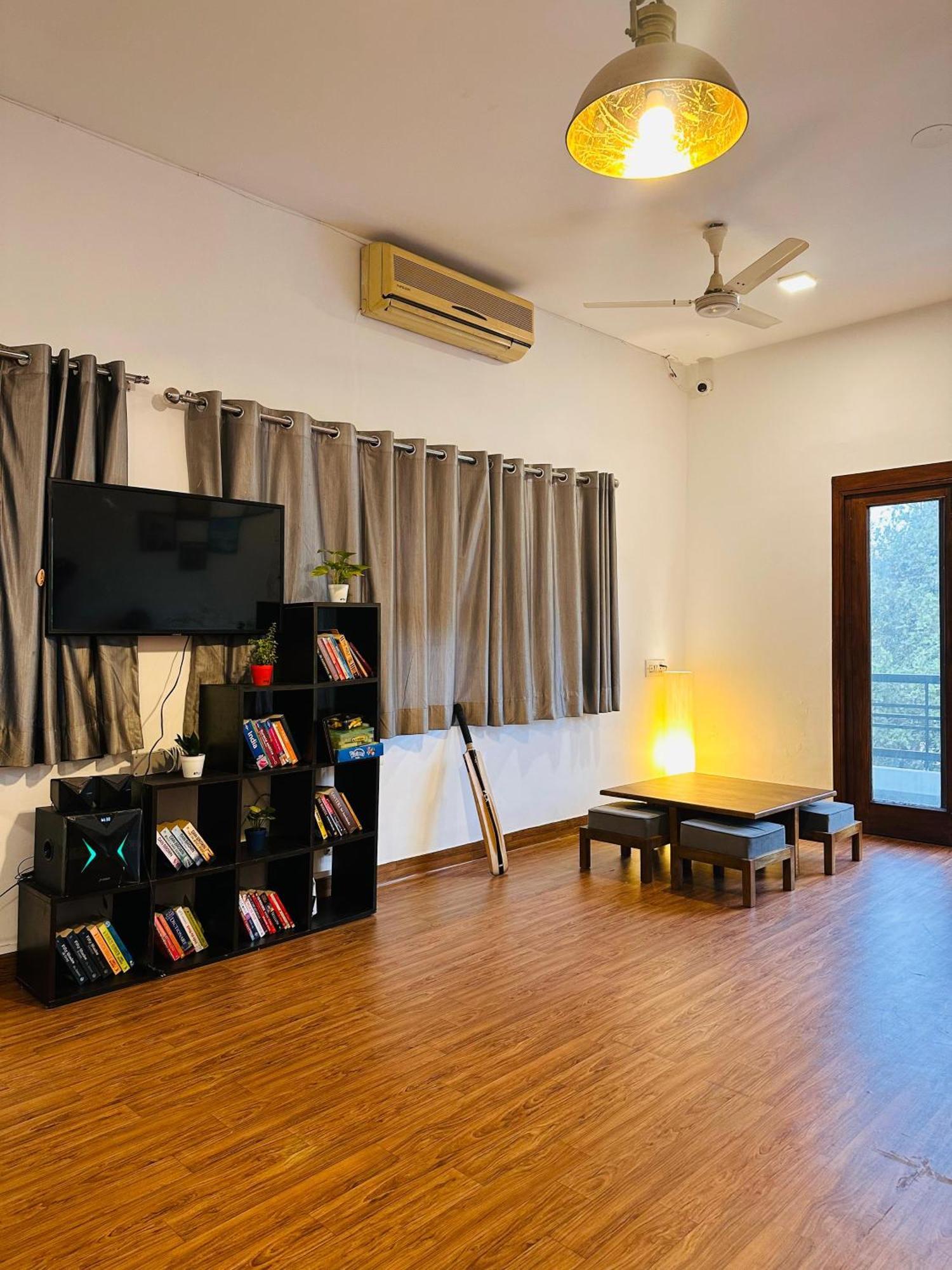 A Sleepy Fox Hostel New Delhi Exterior photo