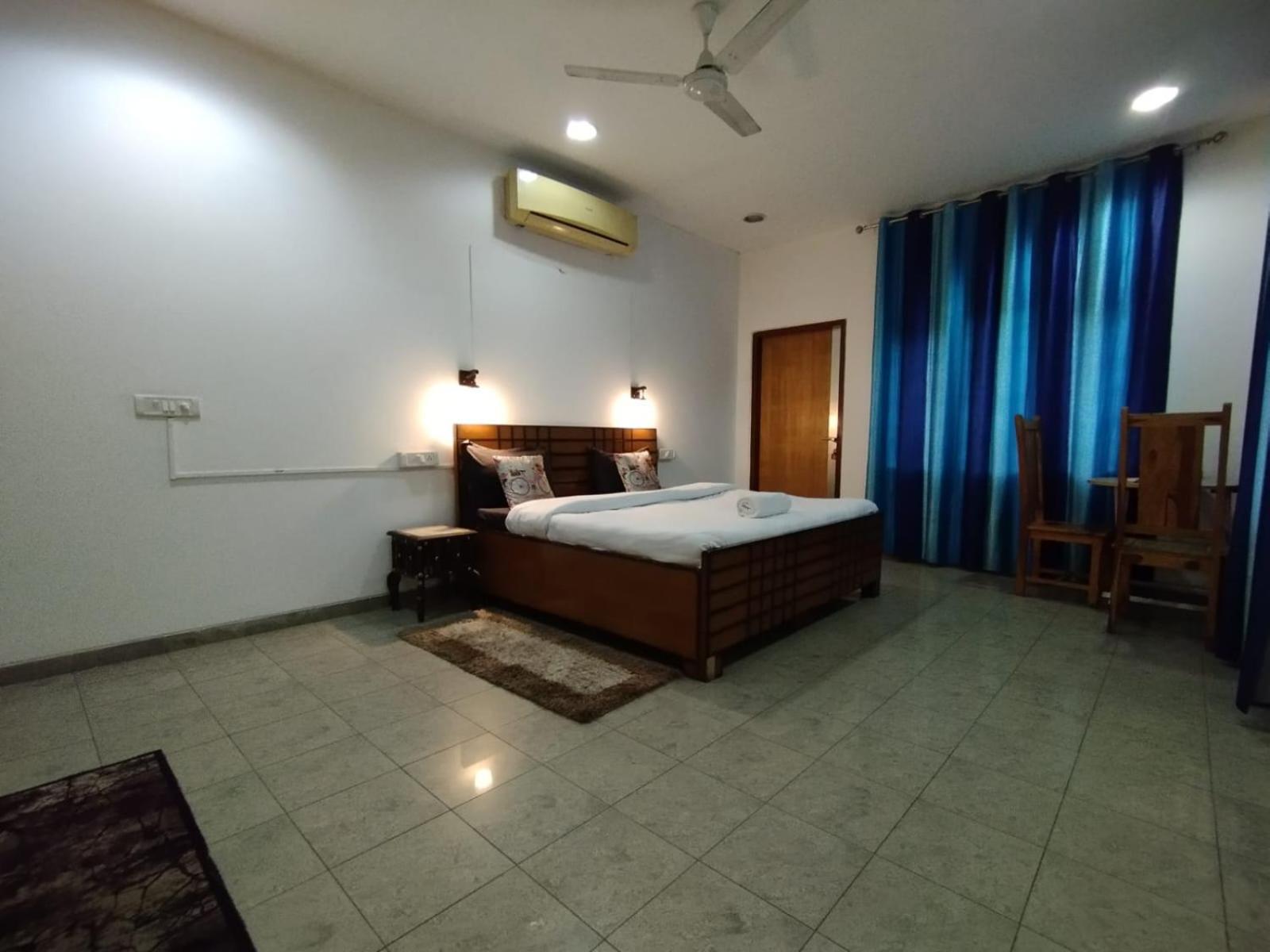 A Sleepy Fox Hostel New Delhi Exterior photo